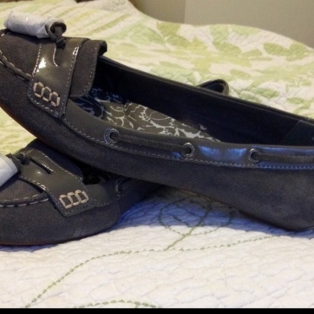 Sperry suede moccasin/loafer